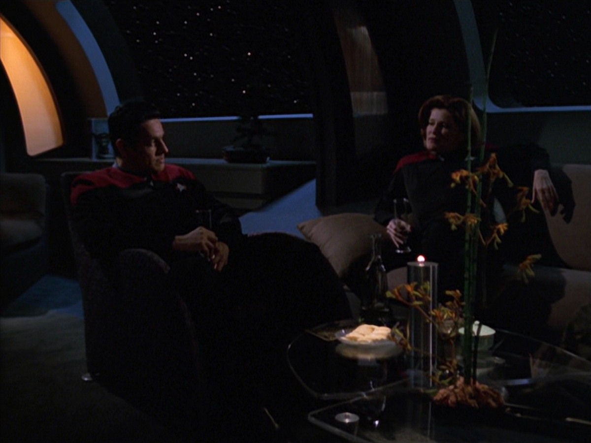 extant_StarTrek_VOY_7x11-Shattered_3547.jpg