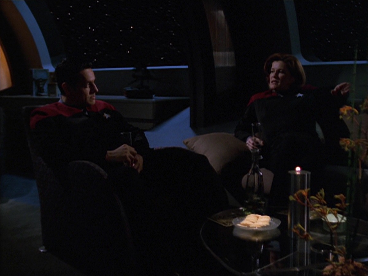 extant_StarTrek_VOY_7x11-Shattered_3549.jpg