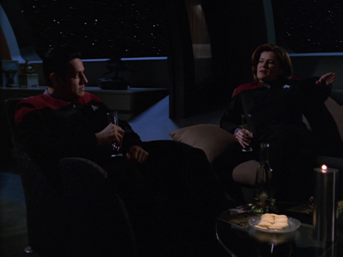 extant_StarTrek_VOY_7x11-Shattered_3551.jpg