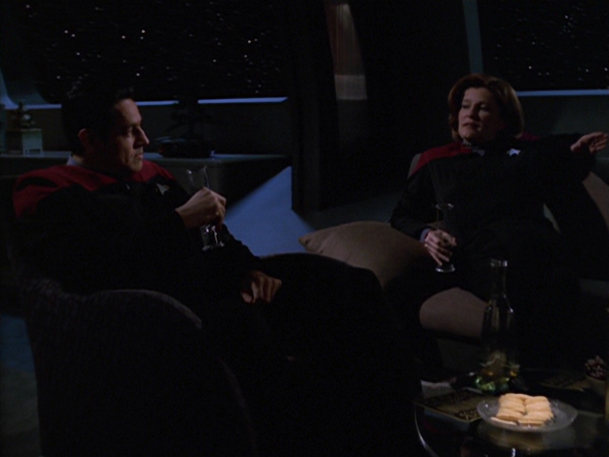 extant_StarTrek_VOY_7x11-Shattered_3552.jpg