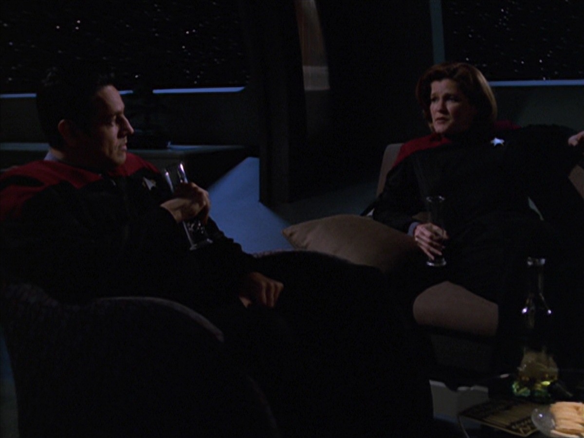 extant_StarTrek_VOY_7x11-Shattered_3554.jpg