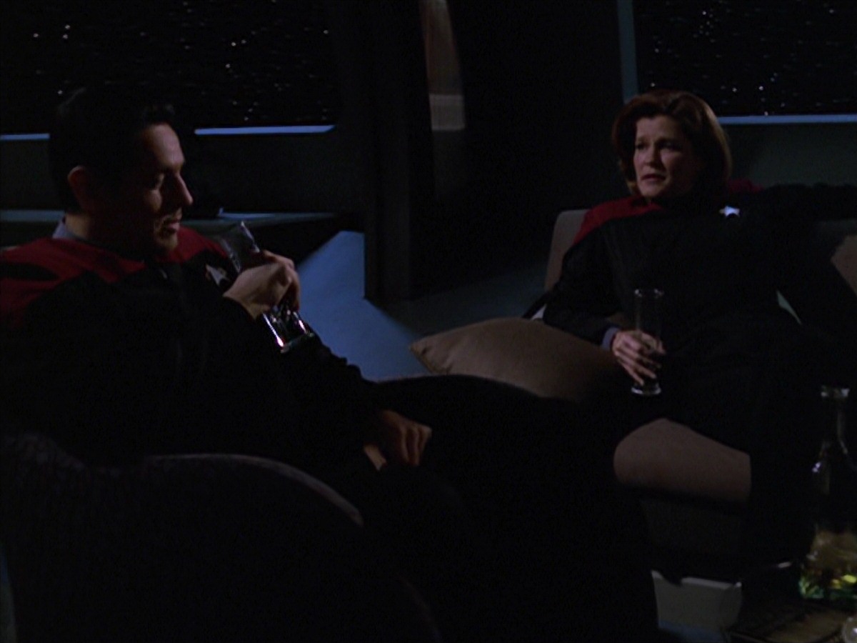 extant_StarTrek_VOY_7x11-Shattered_3555.jpg