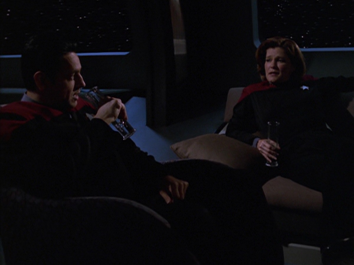 extant_StarTrek_VOY_7x11-Shattered_3556.jpg