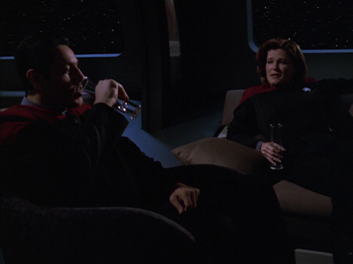 extant_StarTrek_VOY_7x11-Shattered_3557.jpg