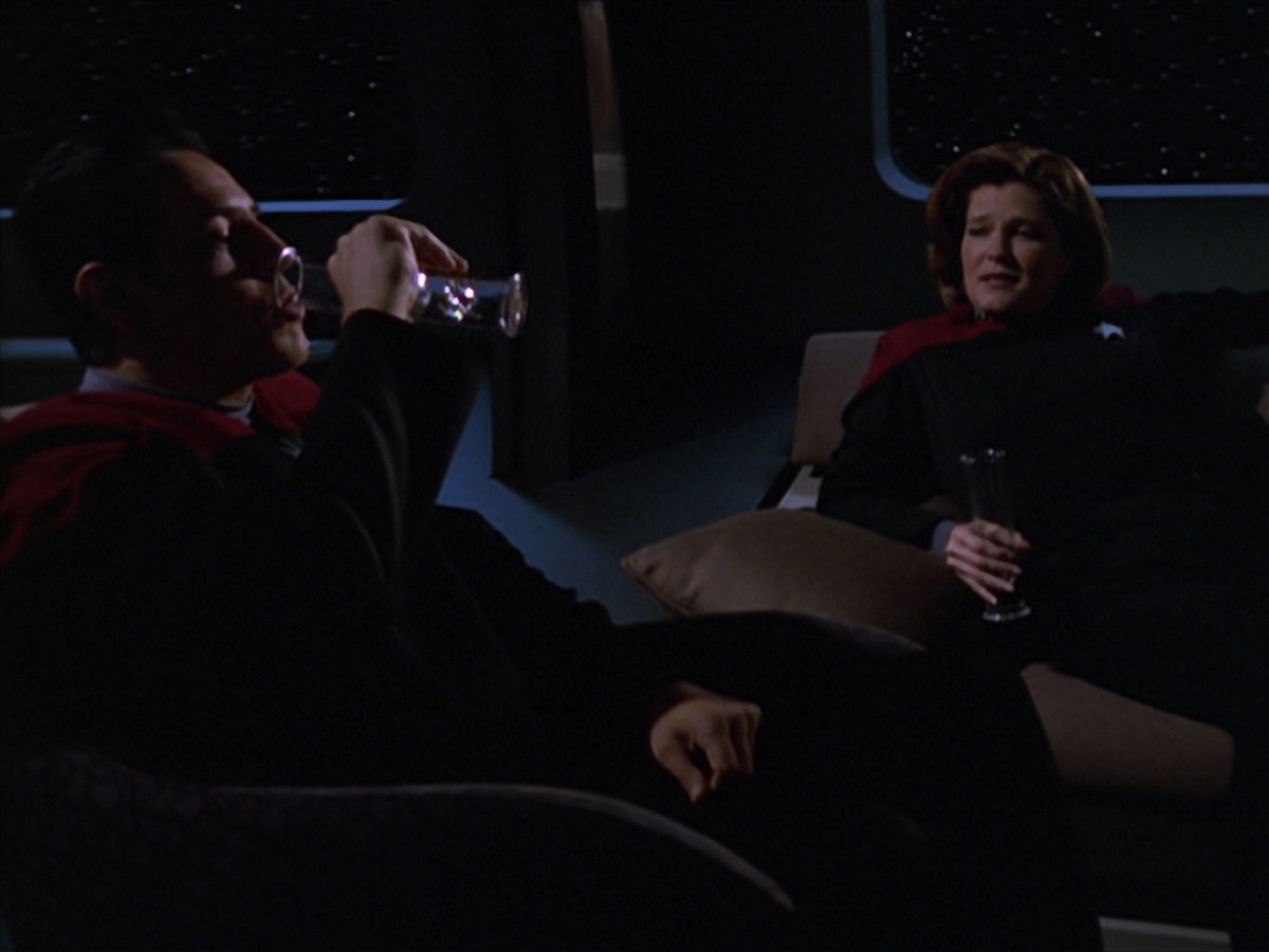 extant_StarTrek_VOY_7x11-Shattered_3558.jpg