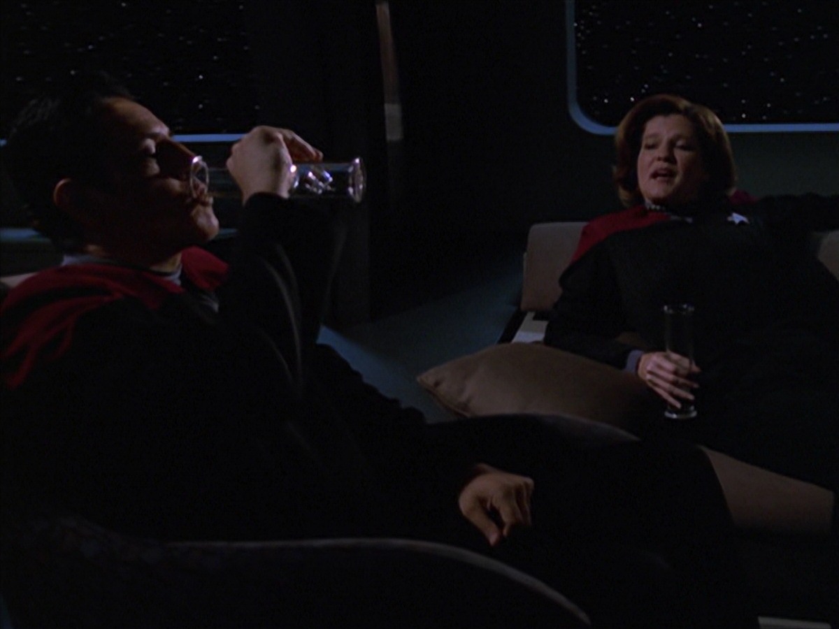 extant_StarTrek_VOY_7x11-Shattered_3559.jpg