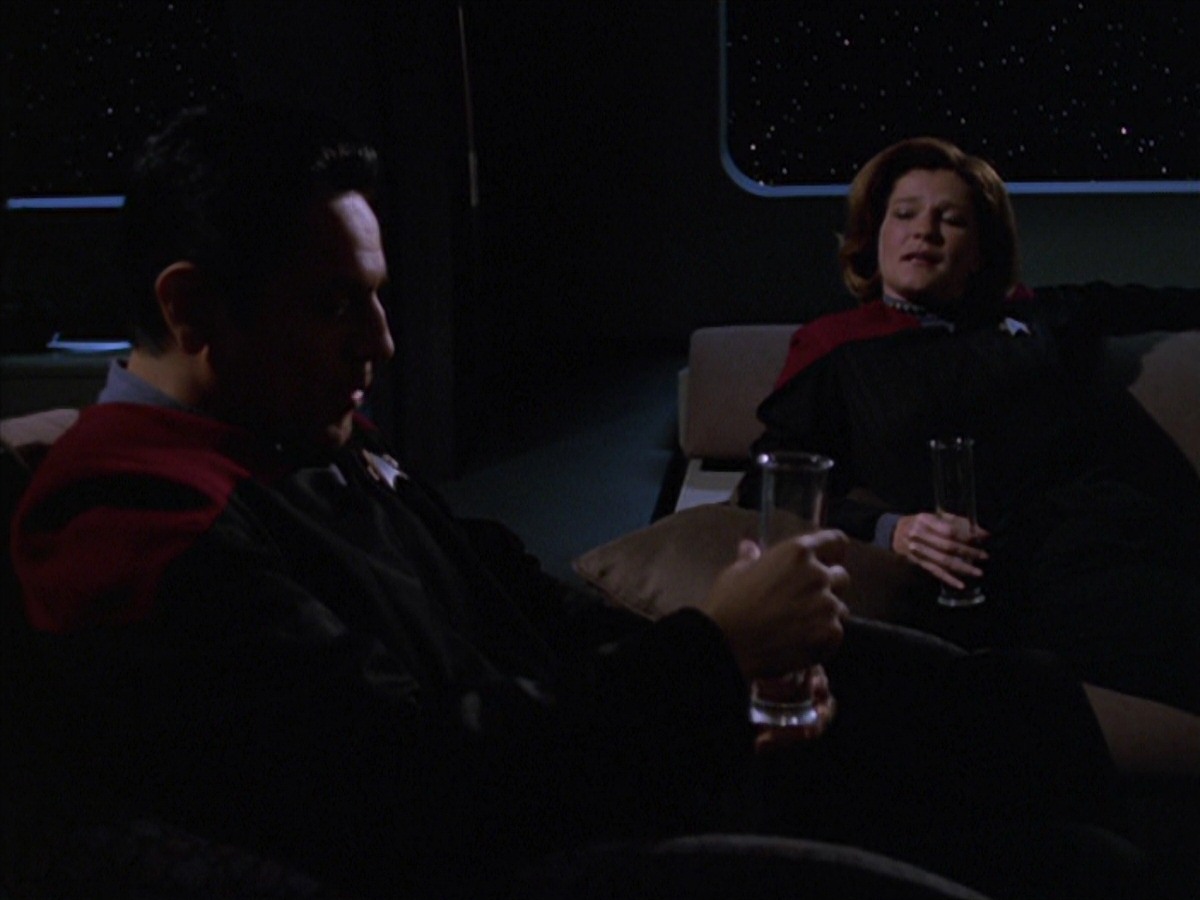 extant_StarTrek_VOY_7x11-Shattered_3564.jpg