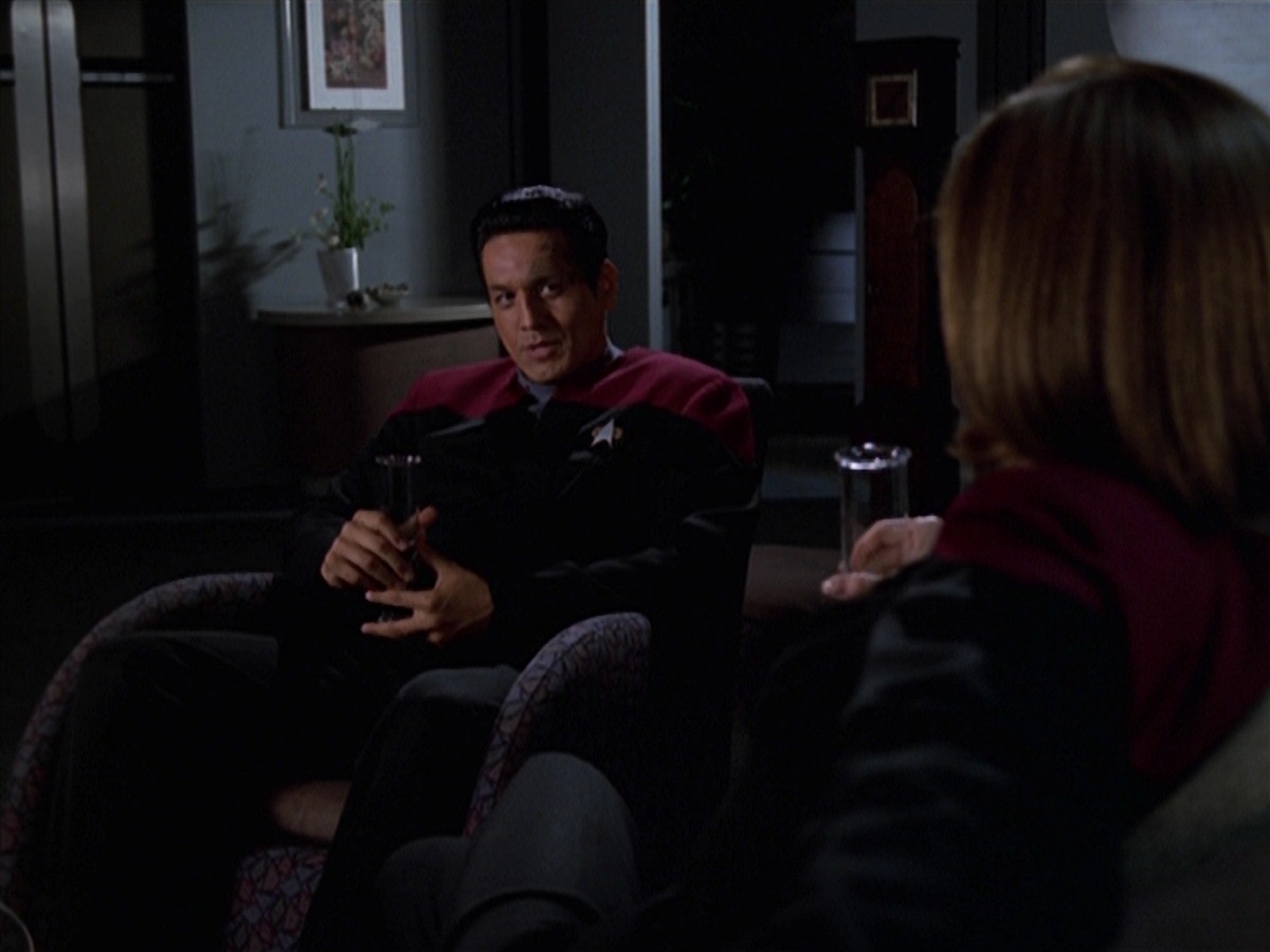 extant_StarTrek_VOY_7x11-Shattered_3572.jpg