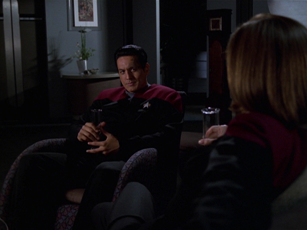extant_StarTrek_VOY_7x11-Shattered_3574.jpg