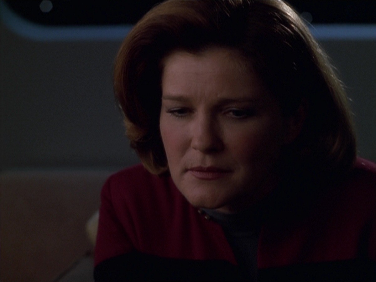 extant_StarTrek_VOY_7x11-Shattered_3587.jpg