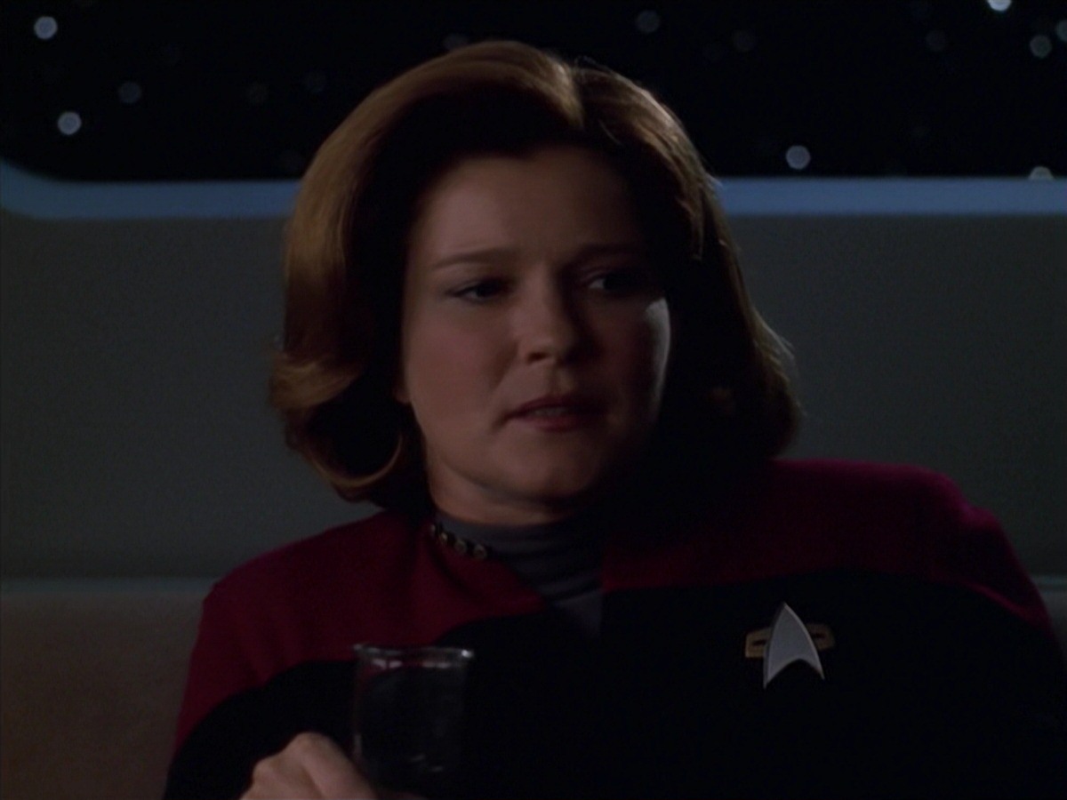 extant_StarTrek_VOY_7x11-Shattered_3596.jpg