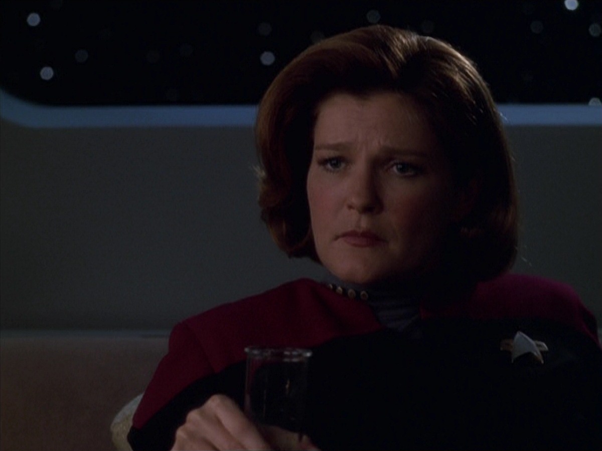 extant_StarTrek_VOY_7x11-Shattered_3621.jpg