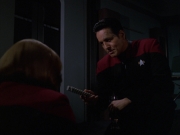 extant_StarTrek_VOY_7x11-Shattered_0179.jpg
