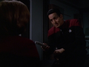extant_StarTrek_VOY_7x11-Shattered_0180.jpg