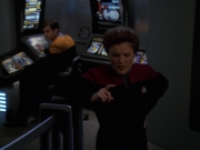 Filename=extant_StarTrek_VOY_7x11-Shattered_0617.jpg
Filesize=127KiB
Dimensions=1200x900
Date added=Jan 14, 2020 extant_StarTrek_VOY_7x11-Shattered_0617.jpg