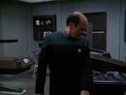 extant_StarTrek_VOY_7x11-Shattered_0884.jpg