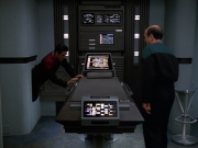 extant_StarTrek_VOY_7x11-Shattered_0892.jpg