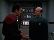extant_StarTrek_VOY_7x11-Shattered_0914.jpg