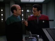Filename=extant_StarTrek_VOY_7x11-Shattered_0960.jpg
Filesize=143KiB
Dimensions=1200x900
Date added=Jan 14, 2020 extant_StarTrek_VOY_7x11-Shattered_0960.jpg