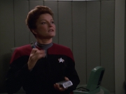 extant_StarTrek_VOY_7x11-Shattered_1120.jpg
