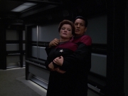 extant_StarTrek_VOY_7x11-Shattered_1150.jpg