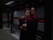 extant_StarTrek_VOY_7x11-Shattered_1151.jpg