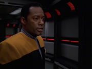 extant_StarTrek_VOY_7x11-Shattered_1163.jpg