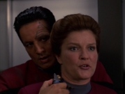 extant_StarTrek_VOY_7x11-Shattered_1166.jpg