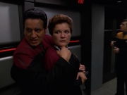 extant_StarTrek_VOY_7x11-Shattered_1178.jpg