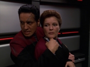 extant_StarTrek_VOY_7x11-Shattered_1179.jpg