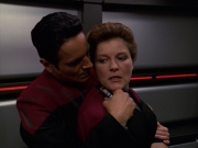 extant_StarTrek_VOY_7x11-Shattered_1185.jpg
