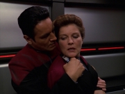 extant_StarTrek_VOY_7x11-Shattered_1186.jpg