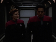 extant_StarTrek_VOY_7x11-Shattered_1223.jpg