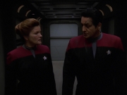 extant_StarTrek_VOY_7x11-Shattered_1225.jpg
