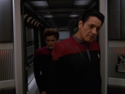 extant_StarTrek_VOY_7x11-Shattered_1234.jpg