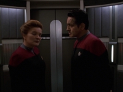 Filename=extant_StarTrek_VOY_7x11-Shattered_1281.jpg
Filesize=116KiB
Dimensions=1200x900
Date added=Jan 14, 2020 extant_StarTrek_VOY_7x11-Shattered_1281.jpg