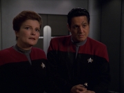 extant_StarTrek_VOY_7x11-Shattered_1423.jpg