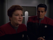 extant_StarTrek_VOY_7x11-Shattered_1428.jpg