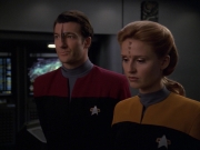 extant_StarTrek_VOY_7x11-Shattered_1461.jpg