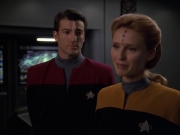 extant_StarTrek_VOY_7x11-Shattered_1471.jpg