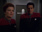 extant_StarTrek_VOY_7x11-Shattered_1479.jpg