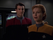 extant_StarTrek_VOY_7x11-Shattered_1486.jpg