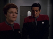 extant_StarTrek_VOY_7x11-Shattered_1493.jpg