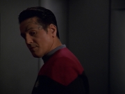 extant_StarTrek_VOY_7x11-Shattered_1498.jpg