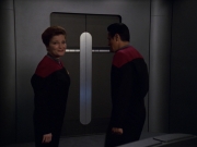 extant_StarTrek_VOY_7x11-Shattered_1513.jpg