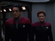 extant_StarTrek_VOY_7x11-Shattered_1520.jpg