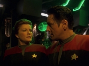 extant_StarTrek_VOY_7x11-Shattered_1576.jpg