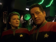 extant_StarTrek_VOY_7x11-Shattered_1577.jpg