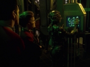 extant_StarTrek_VOY_7x11-Shattered_1590.jpg