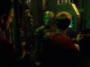 extant_StarTrek_VOY_7x11-Shattered_1613.jpg